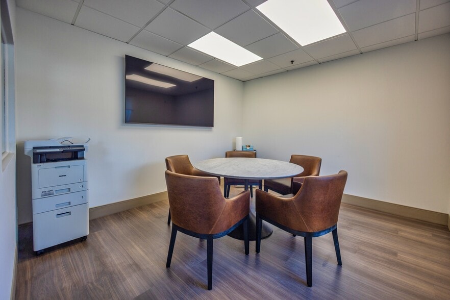 6912 Main St, Downers Grove, IL à louer - Photo intérieure – Image 3 sur 25