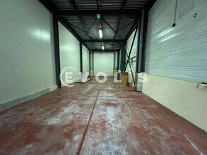 Local d'activités dans Lozanne à vendre Photo intérieure– Image 1 sur 9