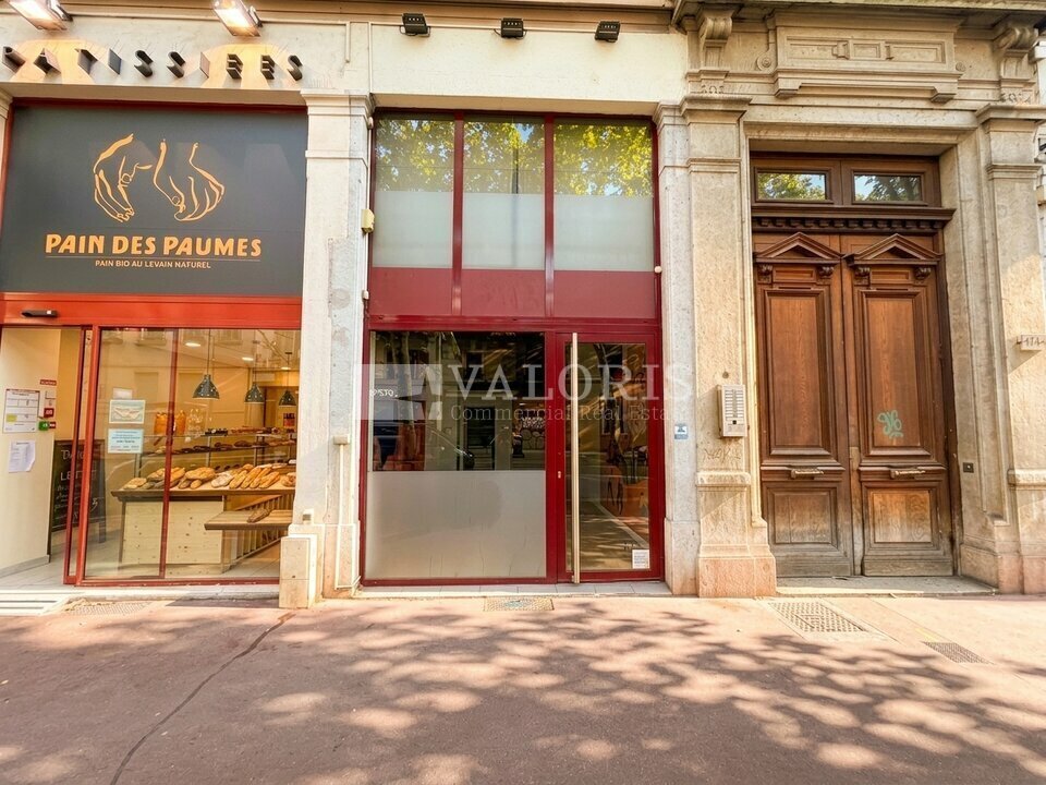 174 Avenue Des Frères Lumière, Lyon à louer Photo de l’immeuble– Image 1 sur 14