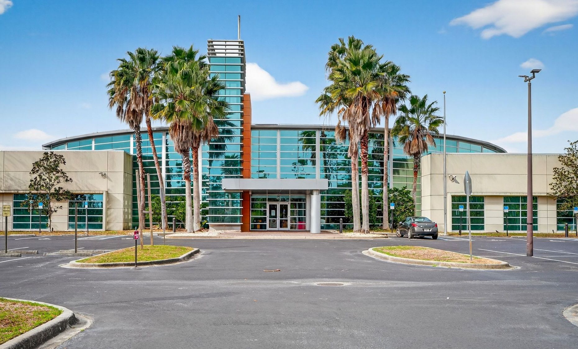 470 Destination Daytona Ln, Ormond Beach, FL à louer Photo principale– Image 1 sur 13