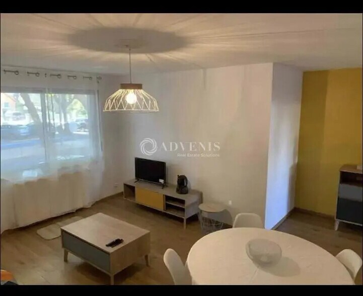 Bureau dans à vendre - Photo de l’immeuble – Image 1 sur 6