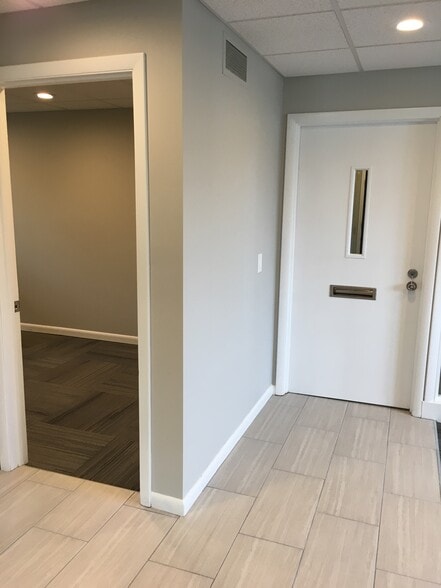 888 Long Pond Rd, Greece, NY à vendre - Photo intérieure – Image 3 sur 35