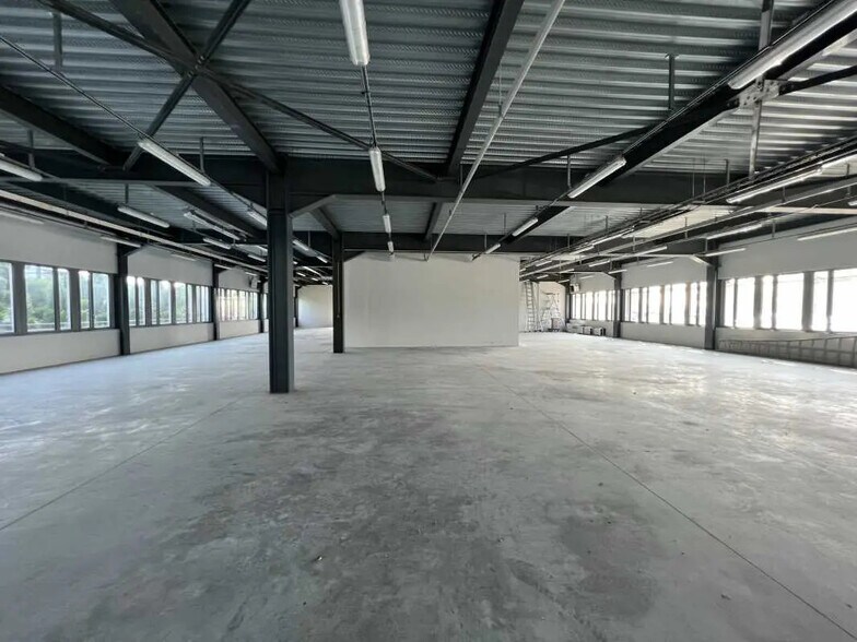 Local d’activités dans Roissy-en-France à louer - Photo intérieure – Image 2 sur 7