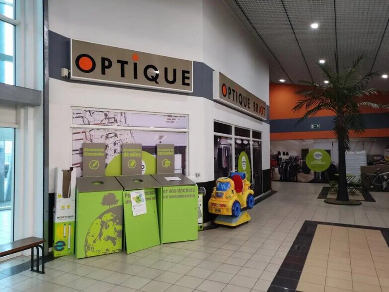 Local commercial dans Pleine-Fougères à louer - Photo intérieure – Image 3 sur 3