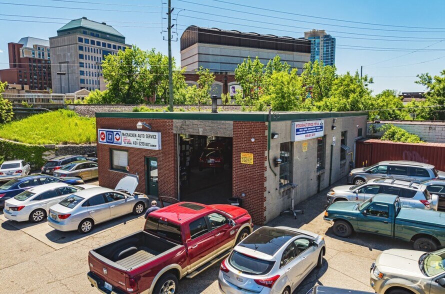 21 Union St, Brampton, ON à vendre - Photo de l’immeuble – Image 1 sur 29
