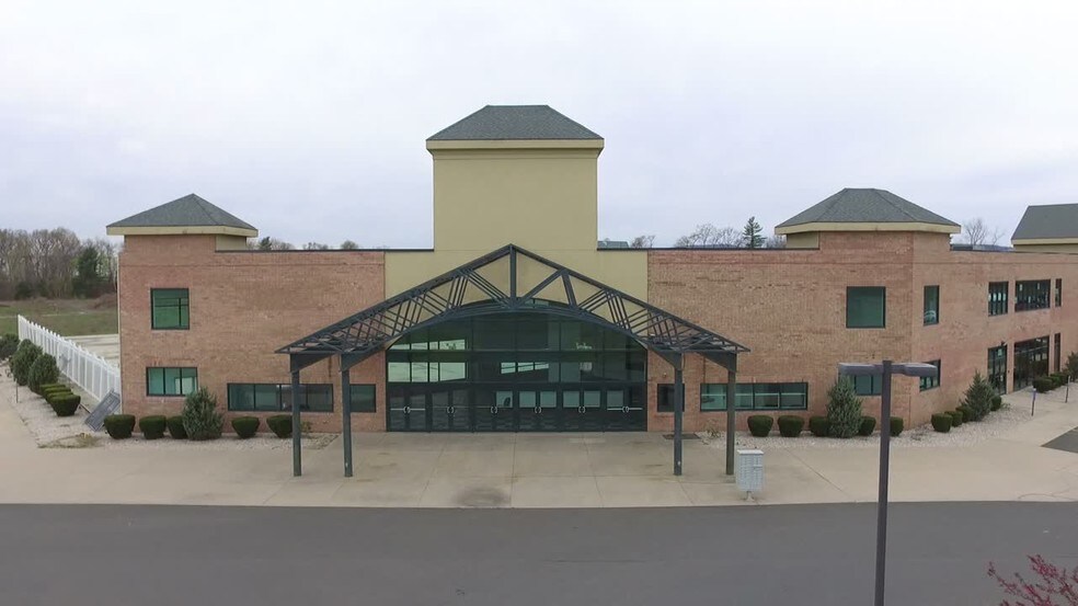 1001 Day Hill Rd, Windsor, CT à louer - Vidéo sur l’annonce professionnelle – Image 2 sur 5