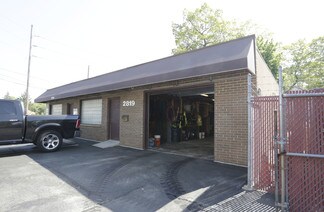Plus de détails pour 2819 Pond Rd, Ronkonkoma, NY - Local commercial à vendre