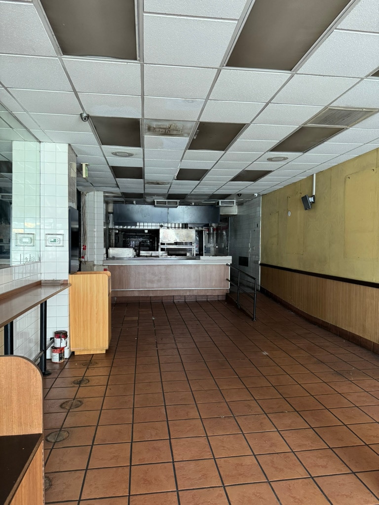223-229 E 9th St, Los Angeles, CA à louer Photo intérieure– Image 1 sur 11