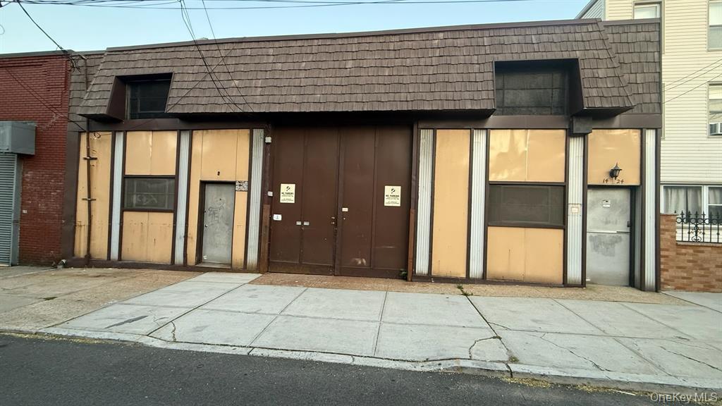 1424 118th St, College Point, NY à vendre Photo principale– Image 1 sur 2