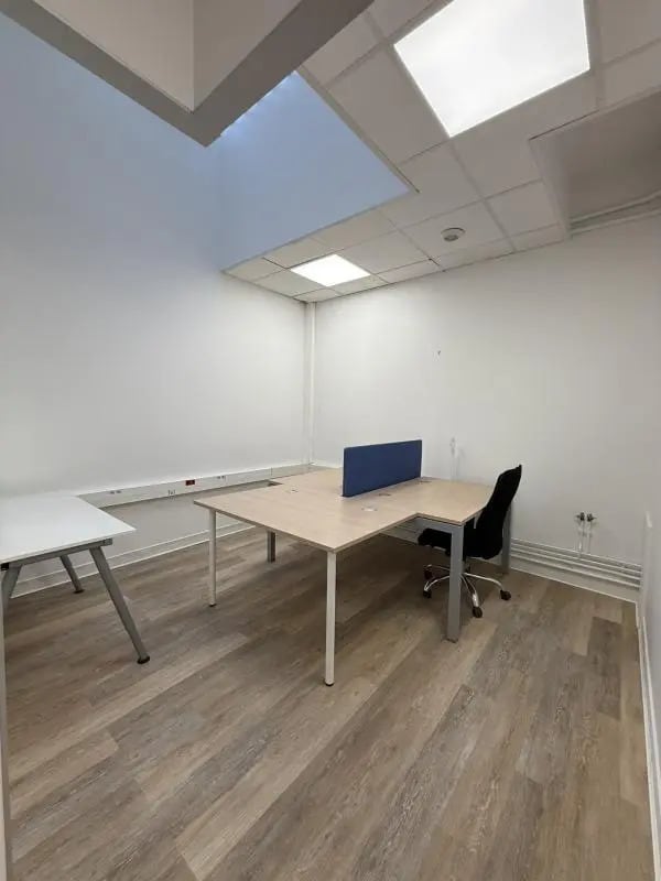 Plus de détails pour Local commercial à louer