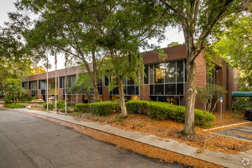 2601 Westhall Ln, Maitland, FL à louer - Photo de l’immeuble – Image 2 sur 7