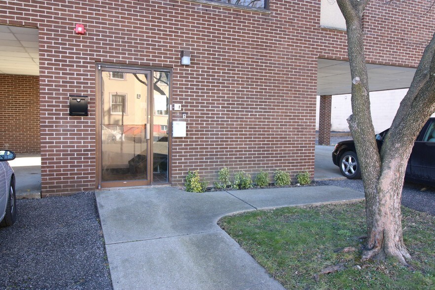 117 Central Ave, Hackensack, NJ à vendre - Photo de l’immeuble – Image 3 sur 16