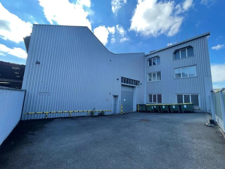 Local d’activités dans Clamart à louer - Photo de l’immeuble – Image 1 sur 12
