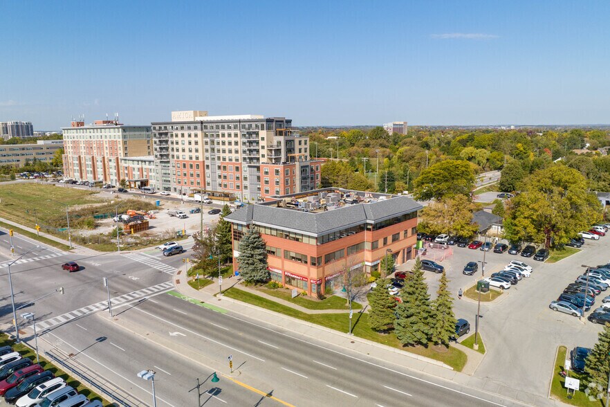 10 Unionville Gate, Markham, ON à louer - Photo de l’immeuble – Image 3 sur 4