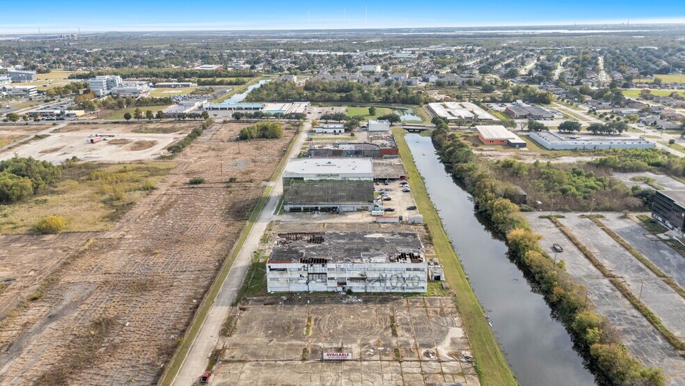 6700 Plaza Dr, New Orleans, LA à vendre - Photo de l’immeuble – Image 2 sur 5