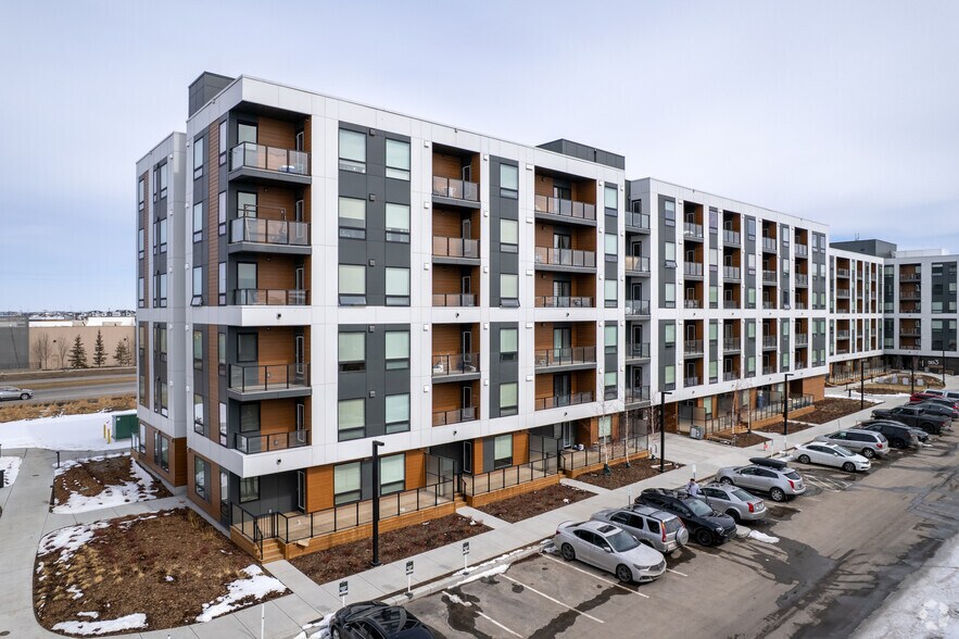 8500 19 Av SE, Calgary, AB à vendre - Photo de l’immeuble – Image 2 sur 3