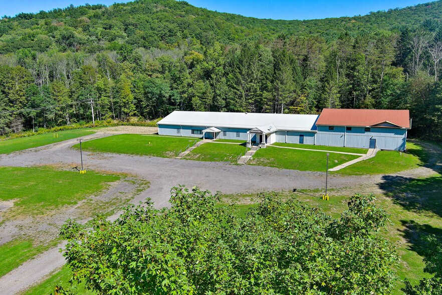 4250 N State St, Salamanca, NY à vendre - Photo principale – Image 1 sur 109
