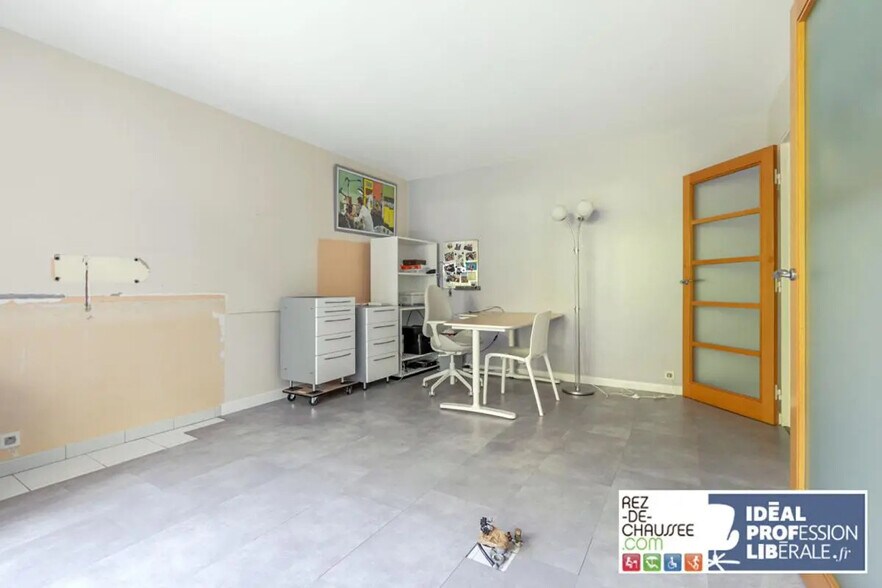 Local commercial dans Puteaux à vendre - Photo de l’immeuble – Image 3 sur 9