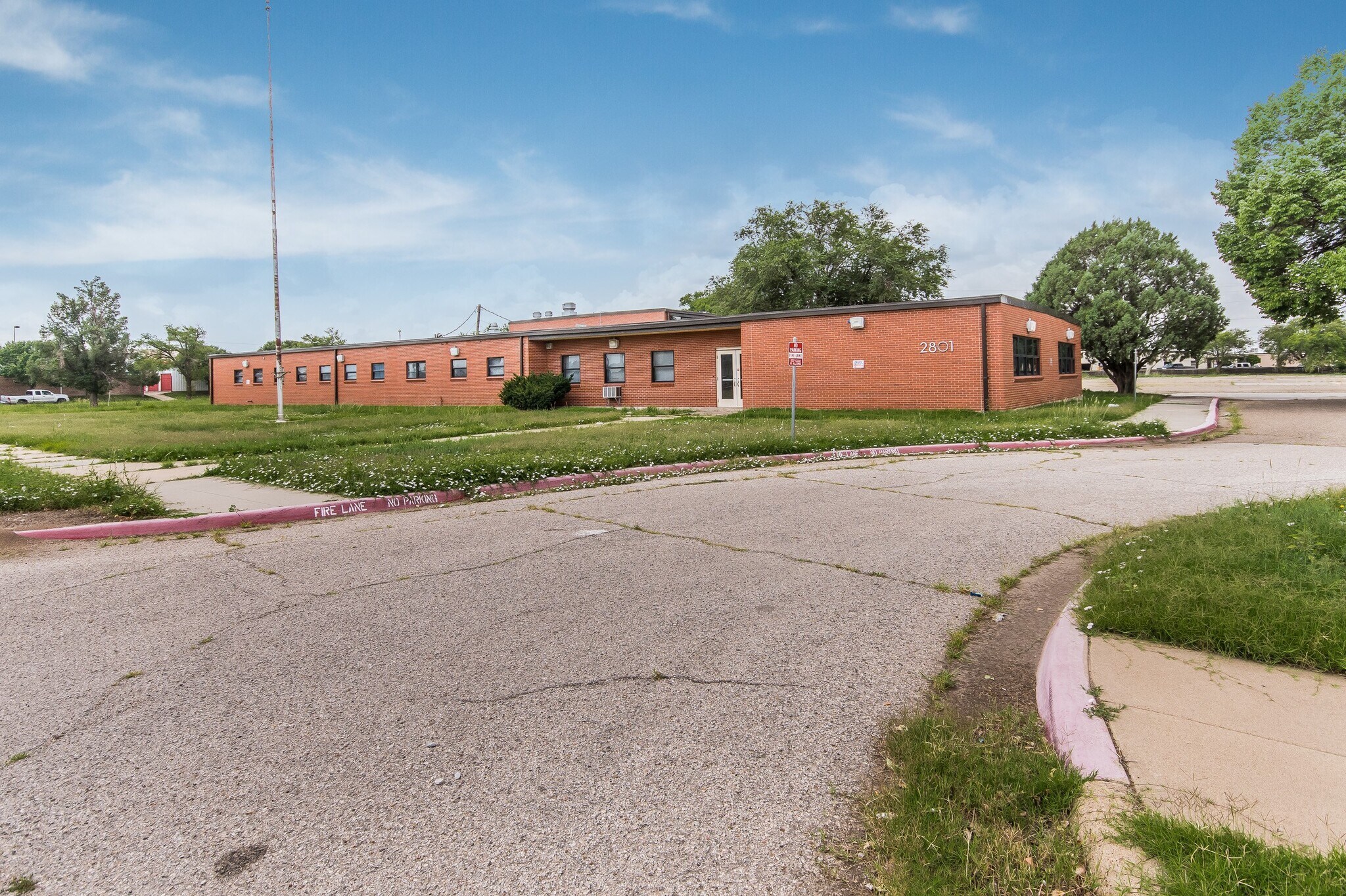 2801 Duniven Cir, Amarillo, TX à louer Photo principale– Image 1 sur 27