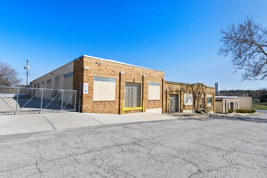 1425 Agnes Ave, Kansas City, MO à louer - Photo de l’immeuble – Image 2 sur 16