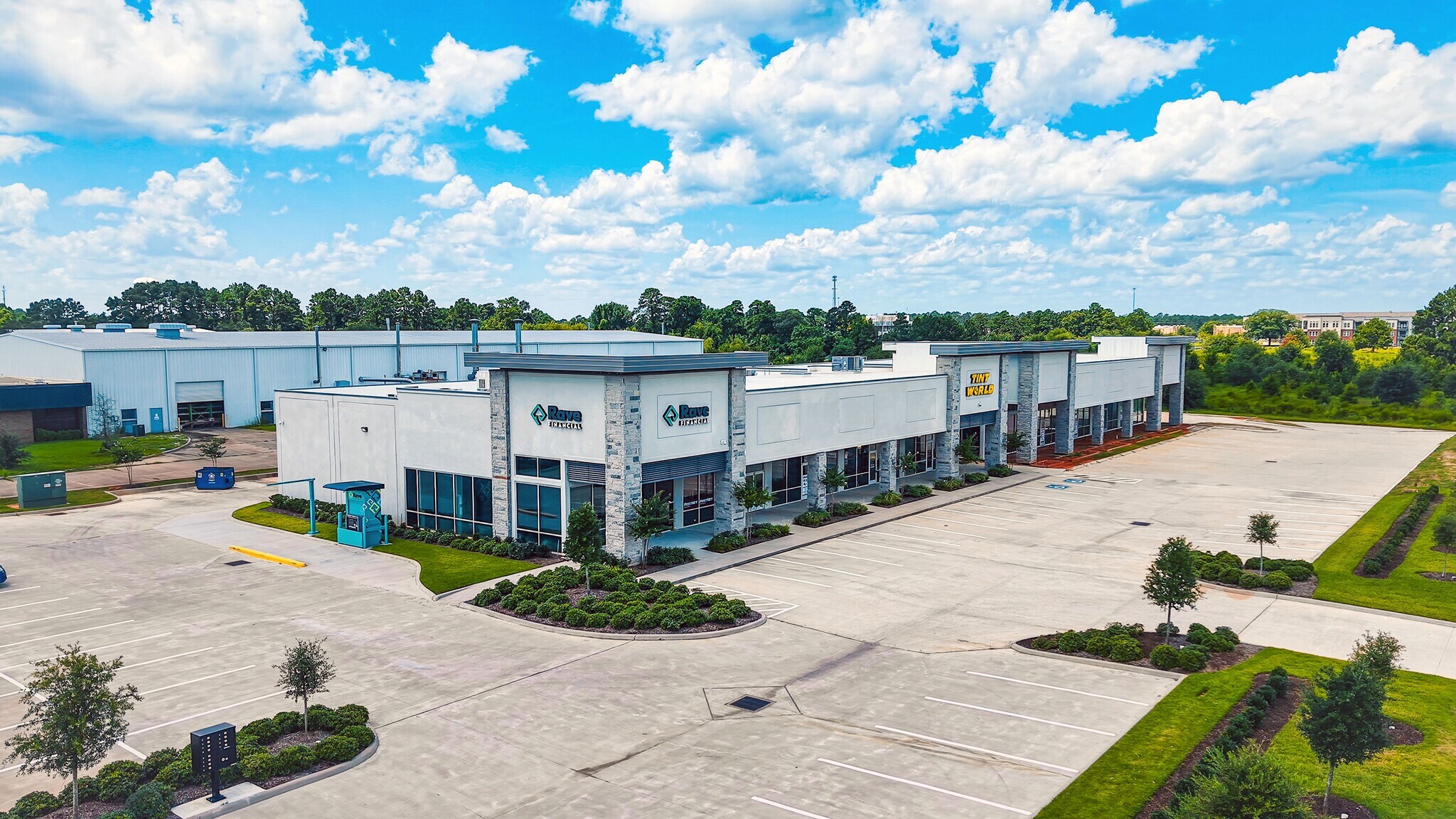 670 N FM 3083 W Rd, Conroe, TX à vendre Photo de l’immeuble– Image 1 sur 5
