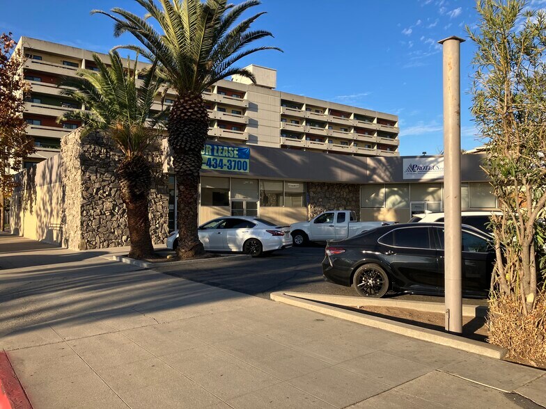1815 Van Ness Ave, Fresno, CA à louer - Photo de l’immeuble – Image 2 sur 9