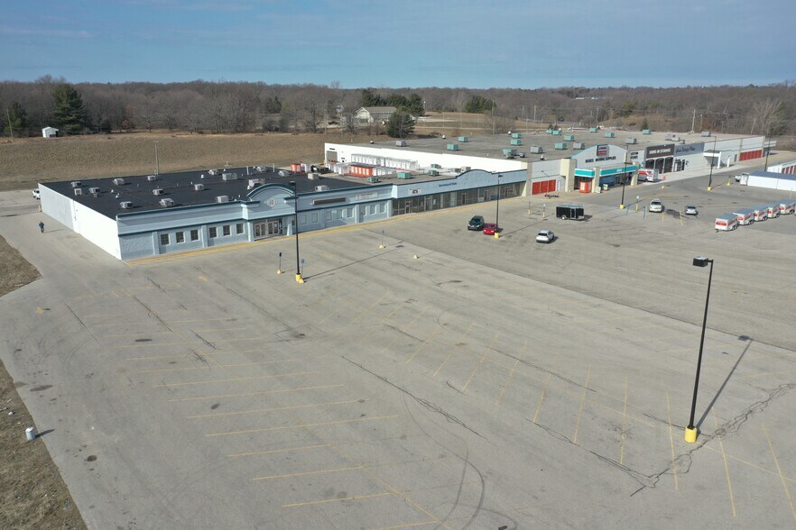 1638 US Highway 31 S, Manistee, MI à louer - Photo de l’immeuble – Image 2 sur 17