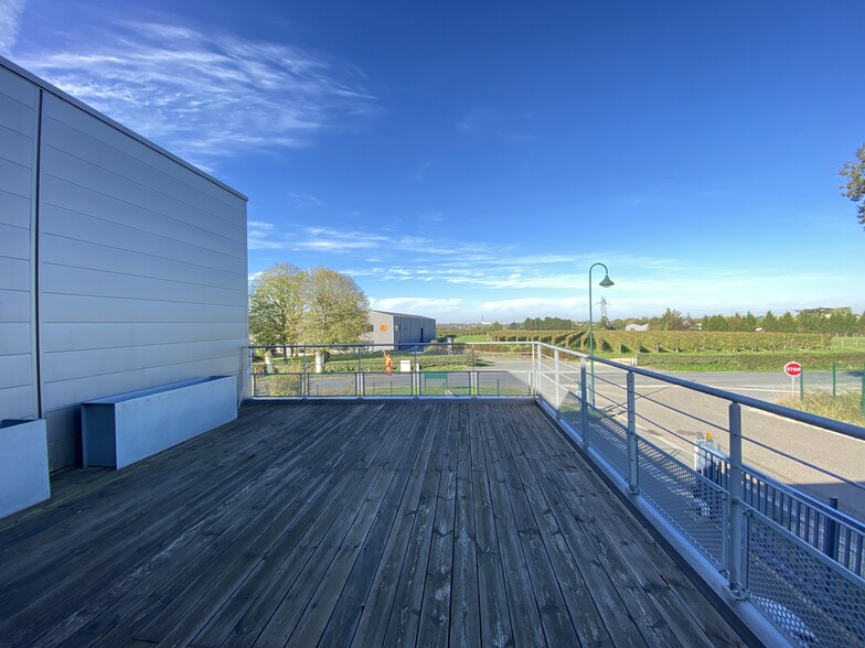 1 Village Artisanal Du Clouet, Pompignac à vendre - Photo de l’immeuble – Image 2 sur 11