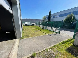 Plus de détails pour Local d’activités à vendre