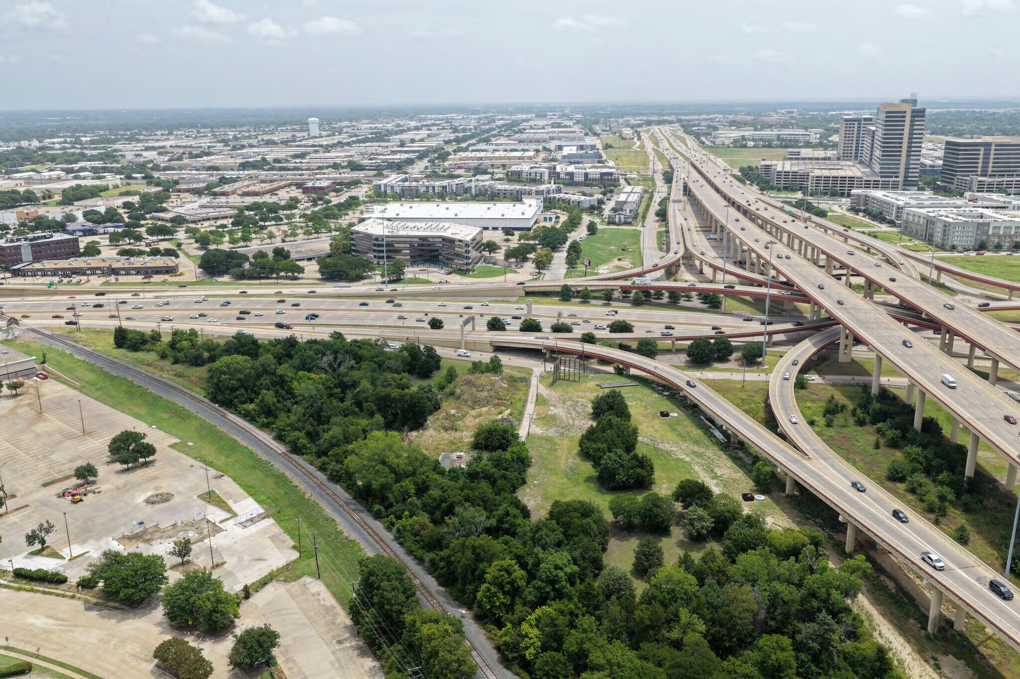 700 E Plano Pky, Plano, TX à louer Photo principale– Image 1 sur 5