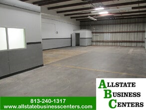 920 E 124th Ave, Tampa, FL à louer Photo intérieure– Image 1 sur 4