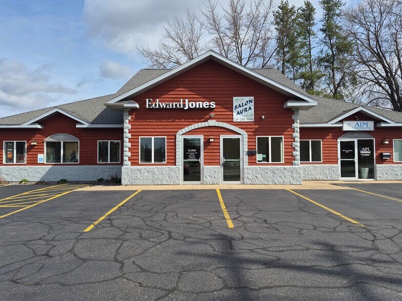 1027 S 17th Ave, Wausau, WI à louer - Photo de l’immeuble – Image 2 sur 4