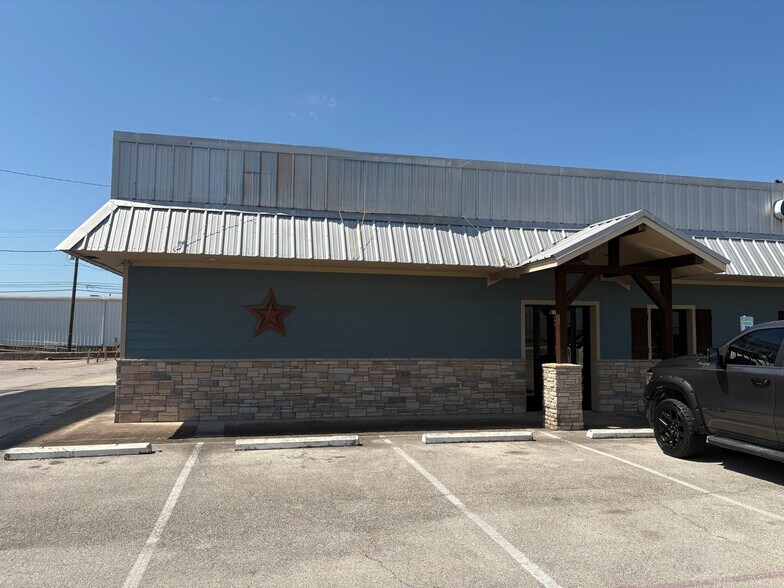 611 W Tx-340-loop, Woodway, TX à louer - Photo de l’immeuble – Image 1 sur 8