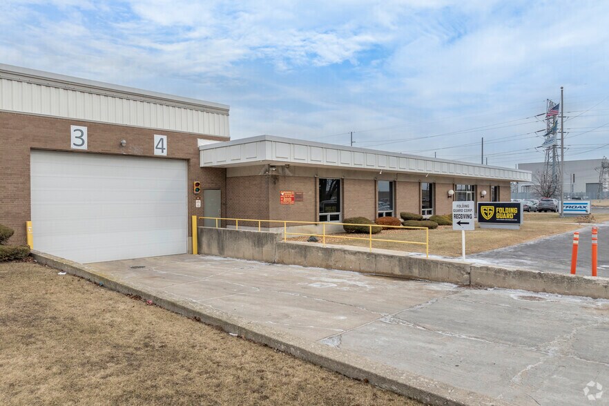 5858 W 73rd St, Bedford Park, IL à louer - Photo de l’immeuble – Image 1 sur 28