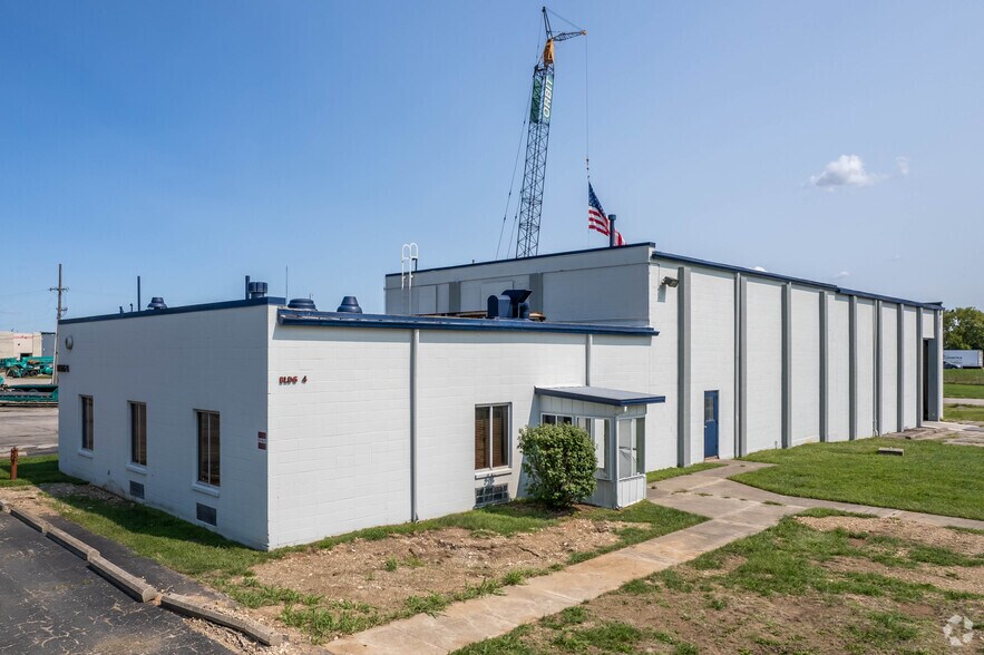 2862 E River Rd, Dayton, OH à vendre - Photo principale – Image 1 sur 27