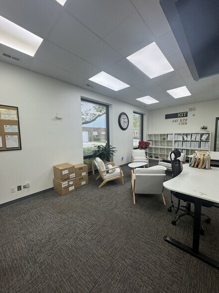 1480 Howard St, Elk Grove Village, IL à louer - Photo de l’immeuble – Image 2 sur 15