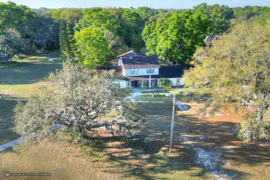 4207 E Lumsden Rd, Valrico, FL à vendre - Photo de l’immeuble – Image 1 sur 10