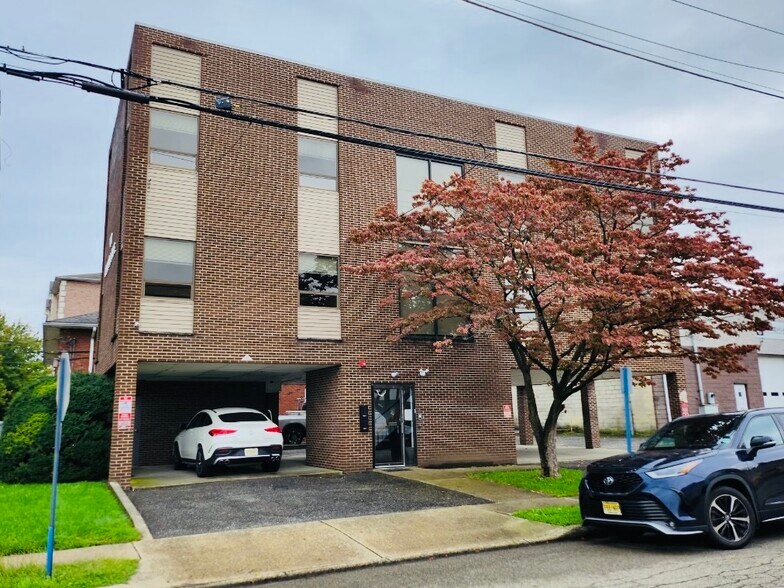 117 Central Ave, Hackensack, NJ à vendre - Photo de l’immeuble – Image 2 sur 14
