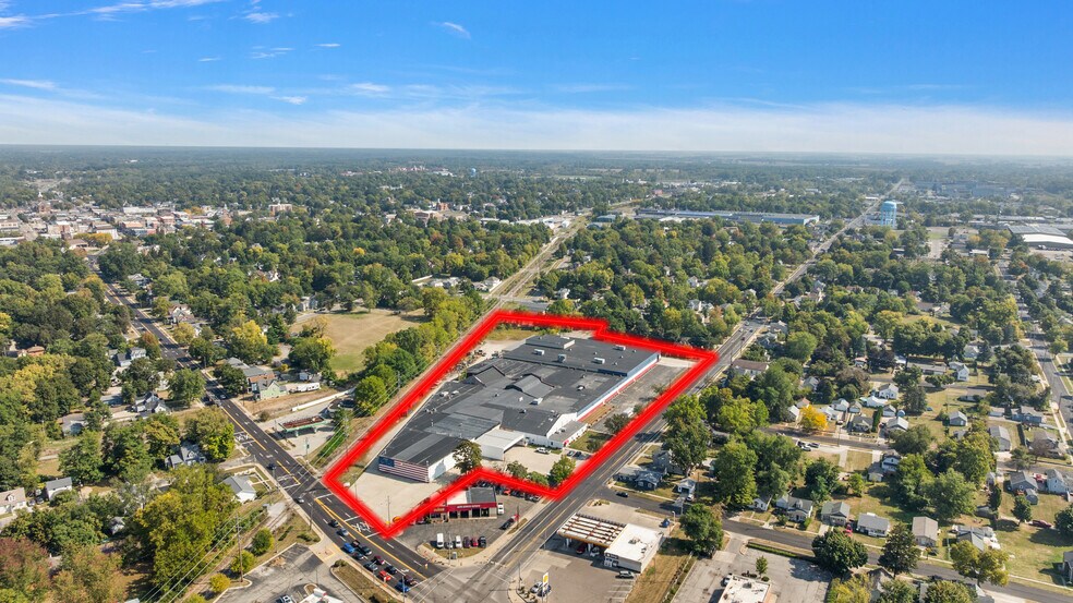 412 W Beecher St, Adrian, MI à louer - Photo de l’immeuble – Image 3 sur 21
