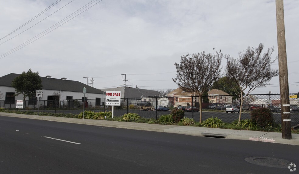 240 Curtola Pky, Vallejo, CA à vendre - Photo de l’immeuble – Image 3 sur 10