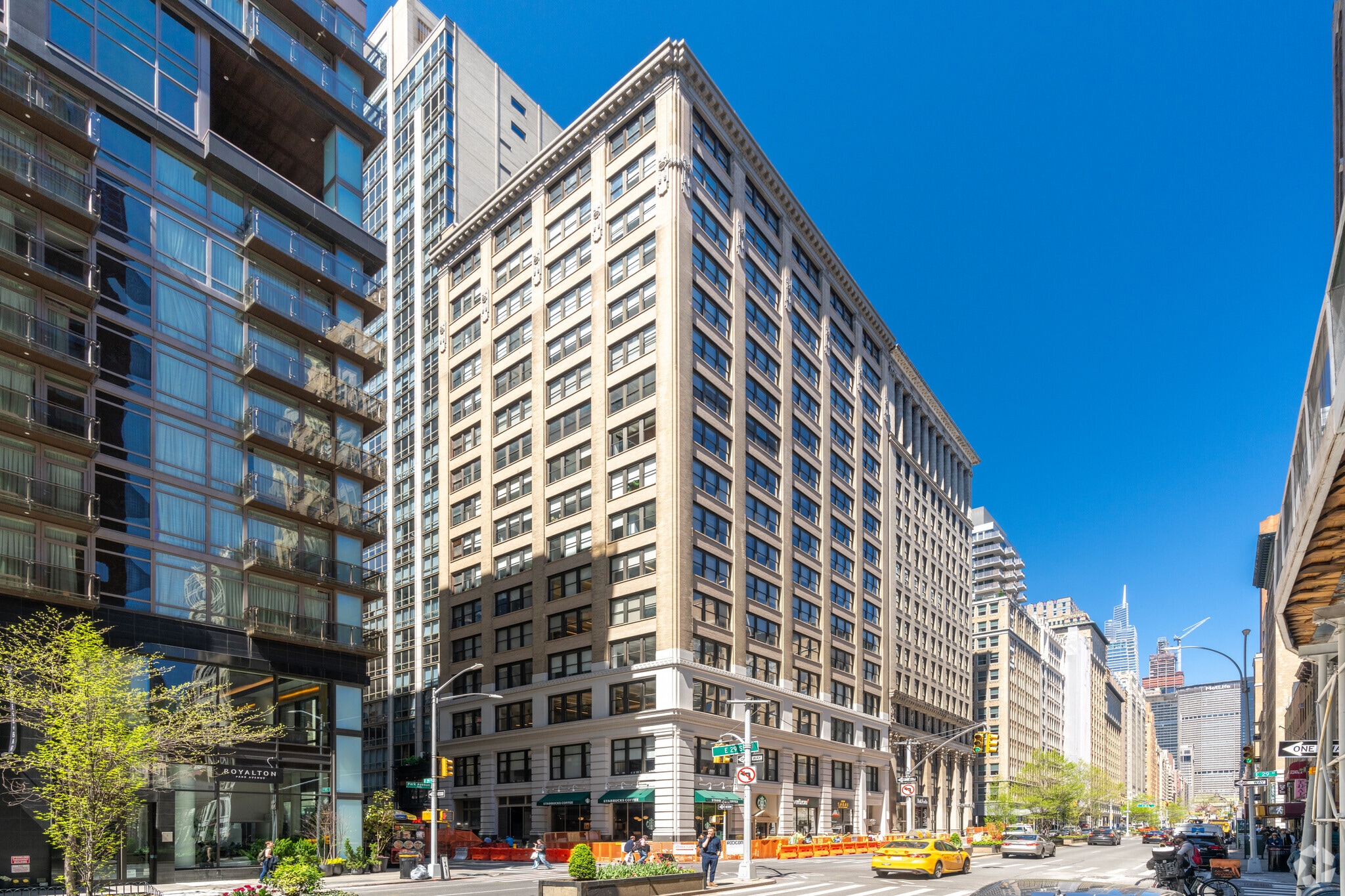 432 Park Ave S, New York, NY à louer Photo de l’immeuble– Image 1 sur 19