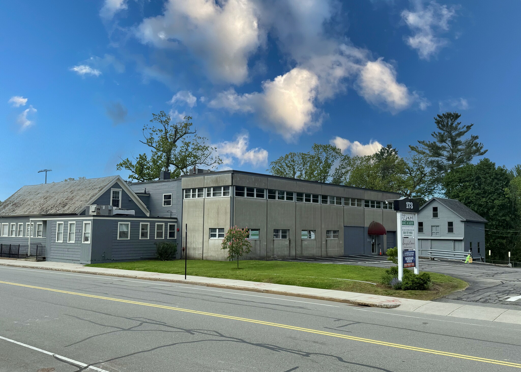 173 Grove St, Worcester, MA à louer Photo principale– Image 1 sur 5