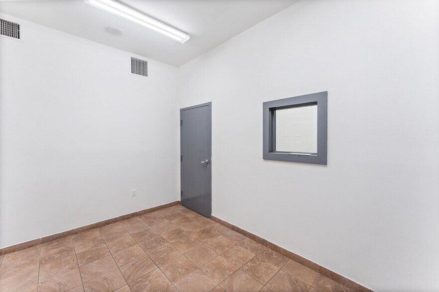 13816 SW 142nd Ave, Miami, FL à vendre - Photo de l’immeuble – Image 3 sur 21