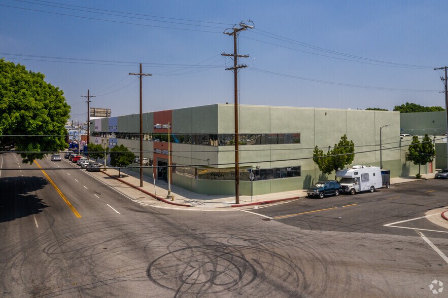 3490 S Broadway, Los Angeles, CA à louer - Photo de l’immeuble – Image 2 sur 21