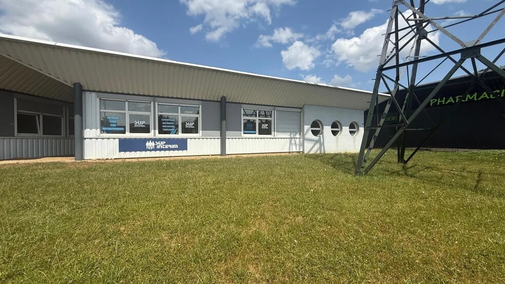 68 Avenue De Parme, Bourg-en-Bresse à louer - Photo de l’immeuble – Image 1 sur 3