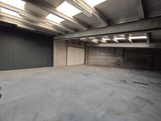 Plus de détails pour Local d'activités à louer