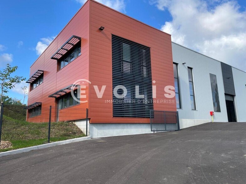 45 Boucle De La Ramée, Saint-Quentin-Fallavier à louer - Photo de l’immeuble – Image 1 sur 8