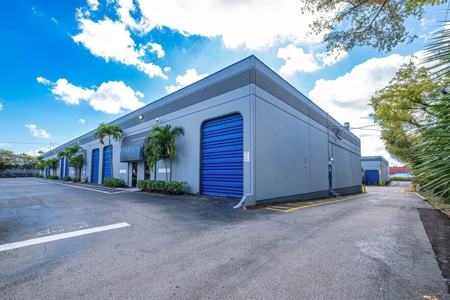 3685-3697 NW 15th St, Lauderhill, FL à vendre - Photo de l’immeuble – Image 2 sur 9