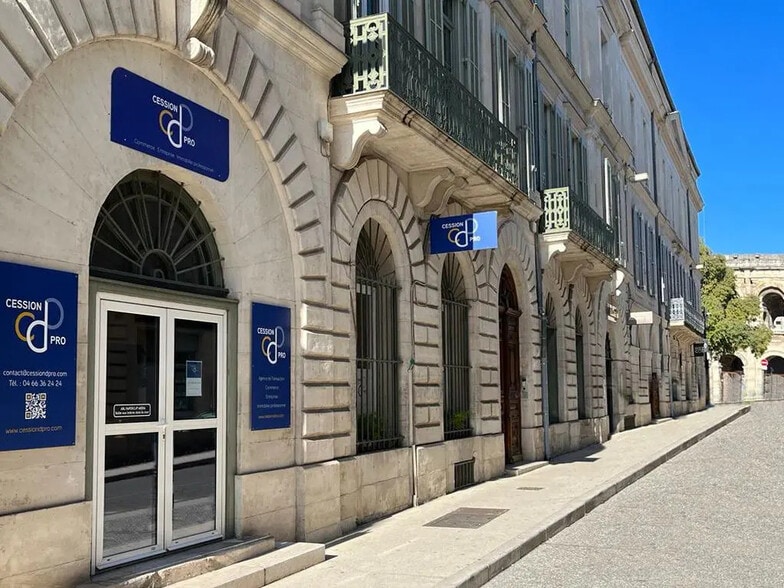Local commercial dans Avignon à louer - Photo de l’immeuble – Image 2 sur 4
