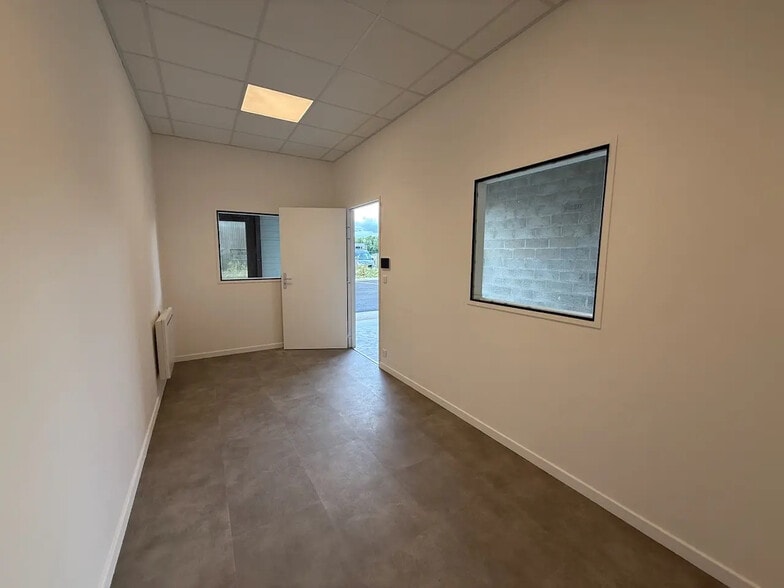 5 Rue Clément Ader, Saint-Pierre-du-Perray à louer - Photo de l’immeuble – Image 3 sur 4